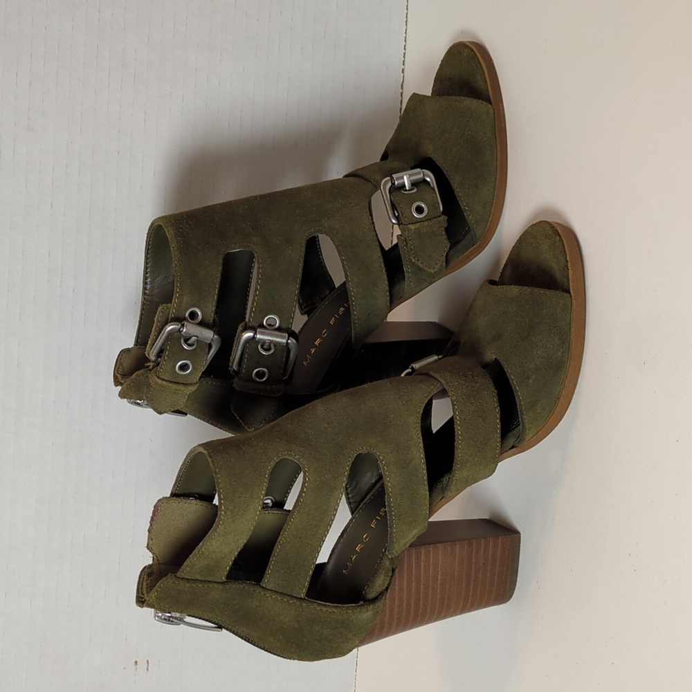 Marc Fisher Calinda Buckle Gladiator Sandals Green Suede Size 5M Block Heal